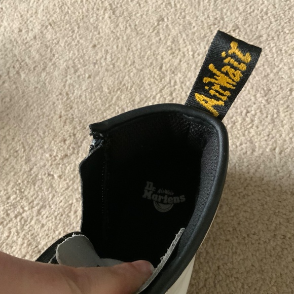 White Patent Kid’s Doc Marten’s, size 3, model 1460 J - Picture 6 of 6